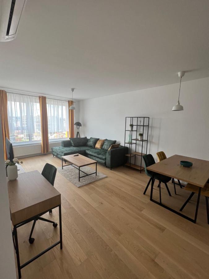 New Downtown Apartment Couple Minute From The Old Town Bratislava Esterno foto