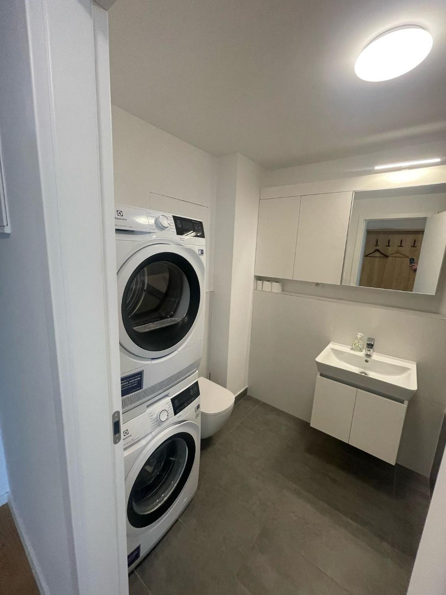 New Downtown Apartment Couple Minute From The Old Town Bratislava Esterno foto