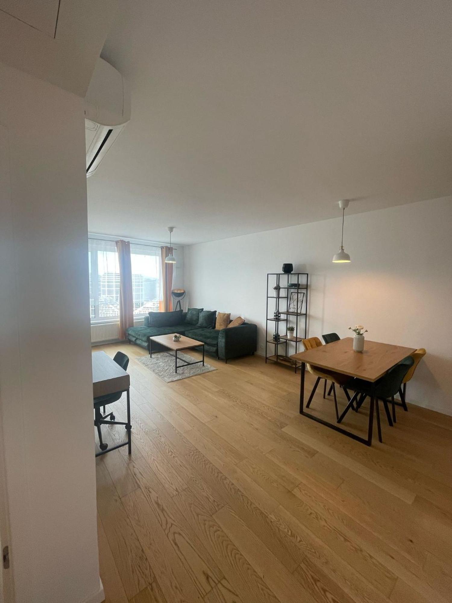 New Downtown Apartment Couple Minute From The Old Town Bratislava Esterno foto