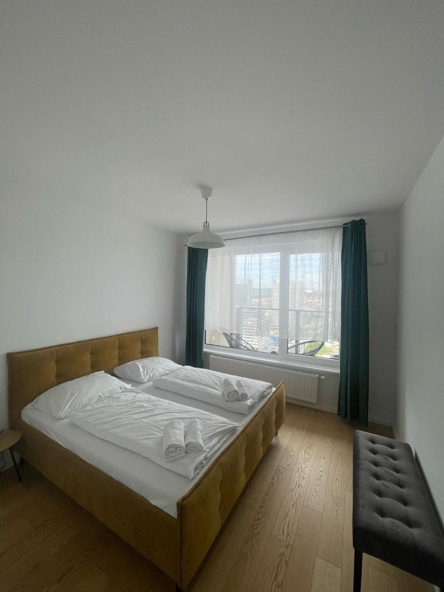New Downtown Apartment Couple Minute From The Old Town Bratislava Esterno foto