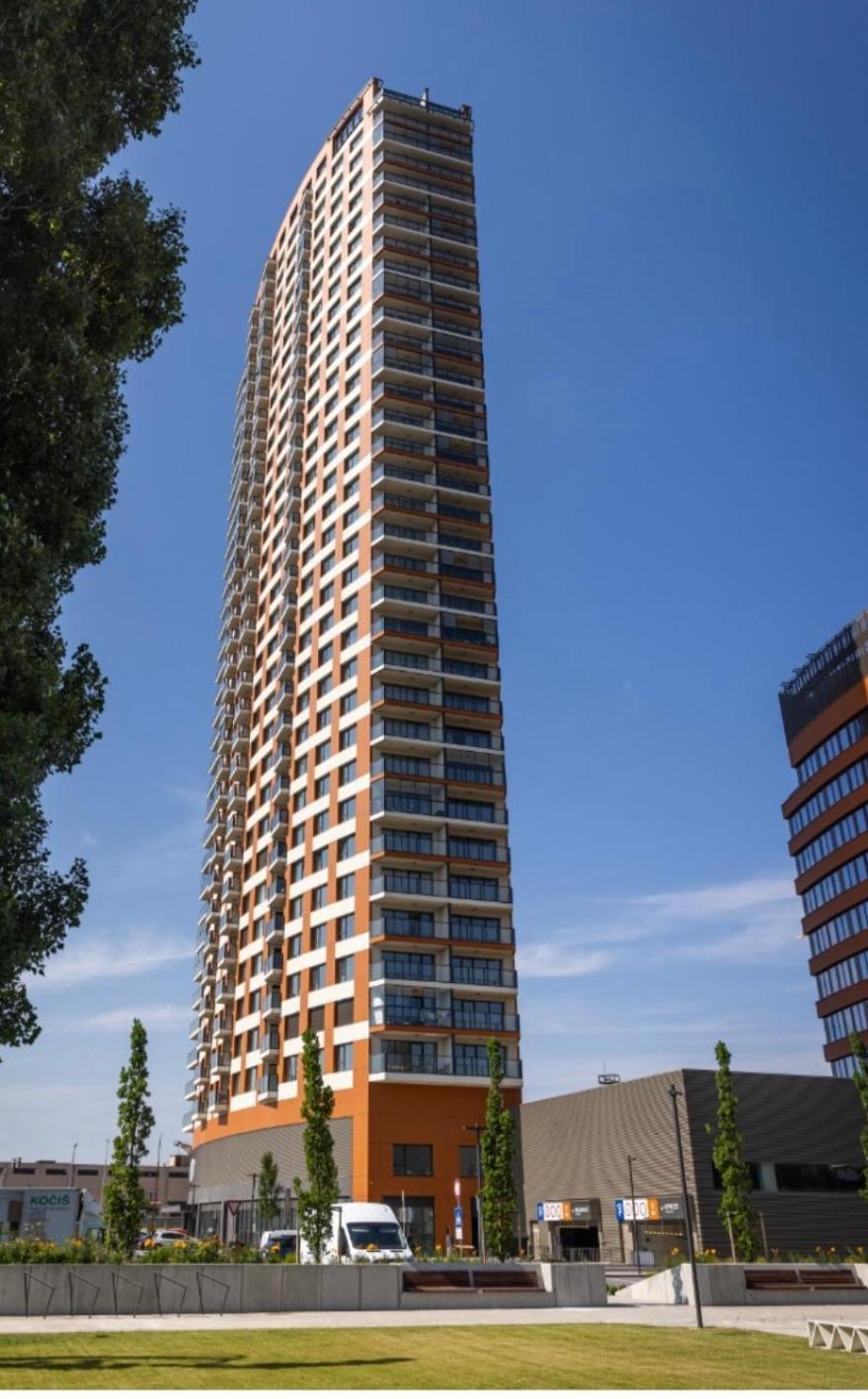 New Downtown Apartment Couple Minute From The Old Town Bratislava Esterno foto